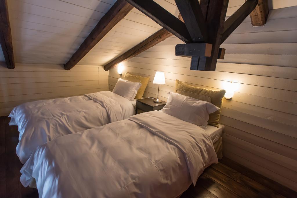 Hotel Epoches Karpenísion Pokoj fotografie