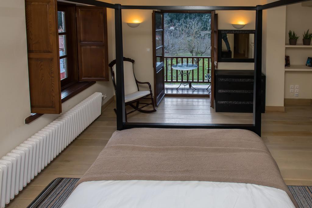 Hotel Epoches Karpenísion Pokoj fotografie